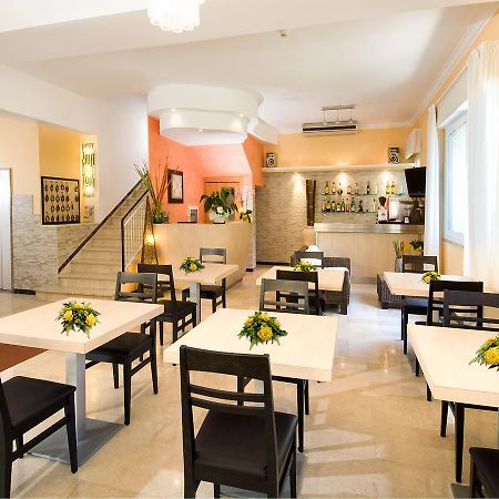 קאטוליקה Hotel Ferrara מראה חיצוני תמונה
