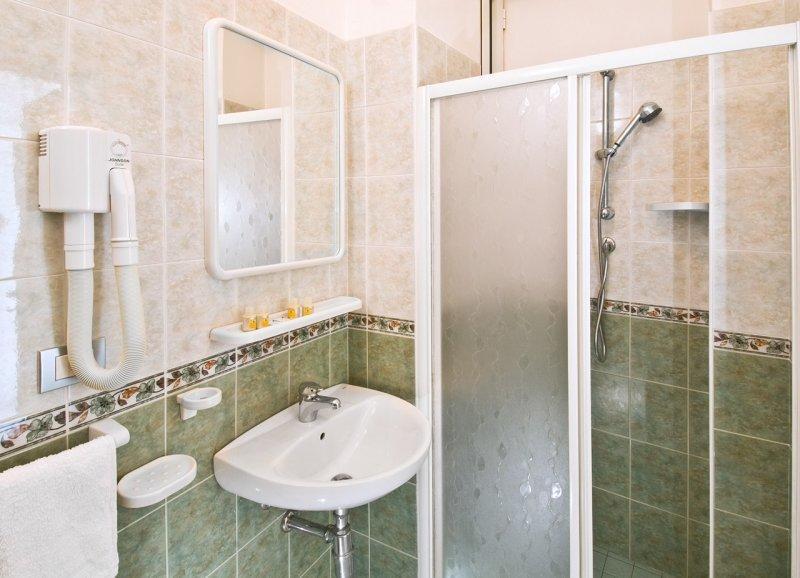 קאטוליקה Hotel Ferrara מראה חיצוני תמונה