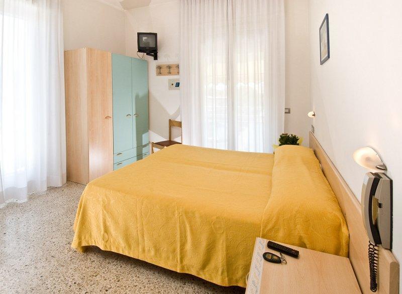 קאטוליקה Hotel Ferrara מראה חיצוני תמונה